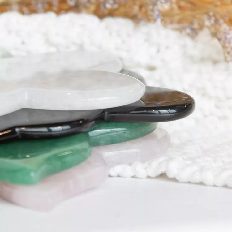 De ce seturile Jade Roller Gua Sha devin un element esențial pentru îngrijirea pielii pentru toată lumea